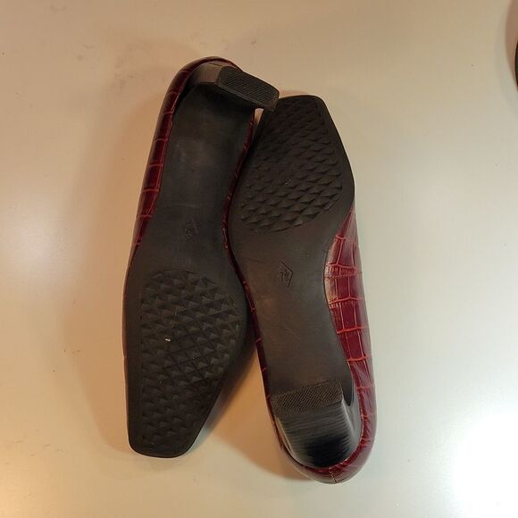 AEROSOLES SNAKESKIN PATTERN DESIGN BLOCK CONGNAC PUMP SHOE - Picture 11 of 15